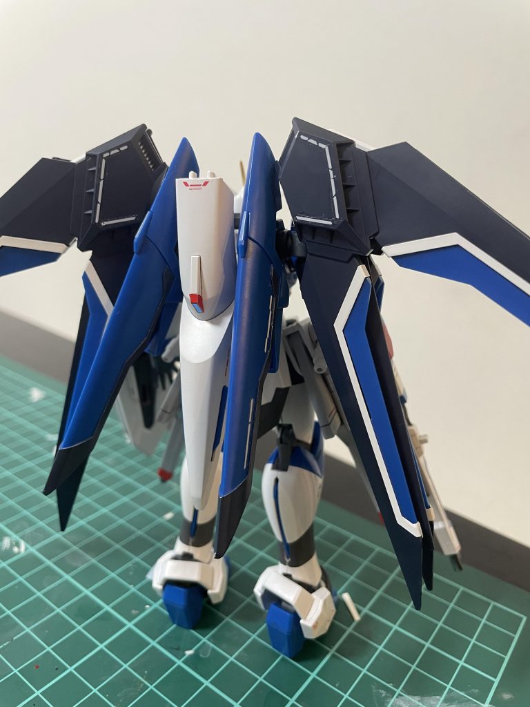 意外と後ろ姿のデカールも気に入っています😊