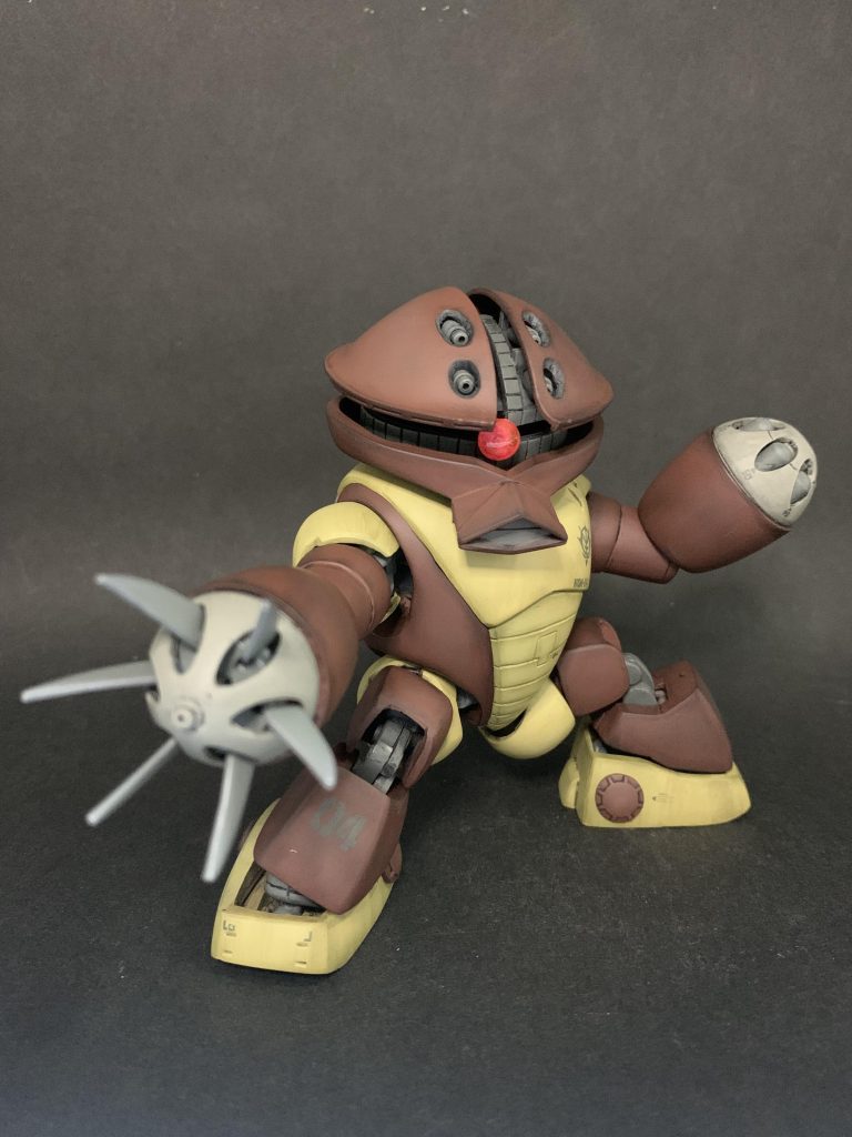 爪は開閉、伸縮可能です。