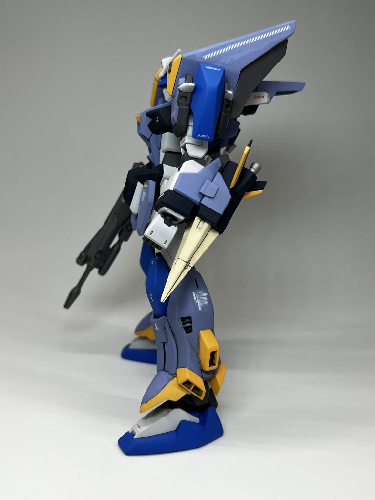 運良くブッコフで組み立て済みのHGブリッツが手に入ったのでグレイプニルの先端のみ流用しました。