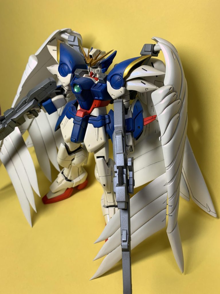 小さいウイングはプラ板で製作。