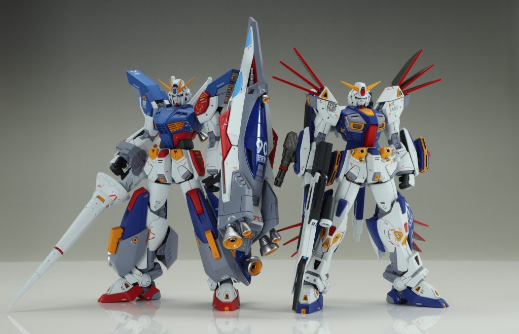 以前制作したF90Vと並べてみました。