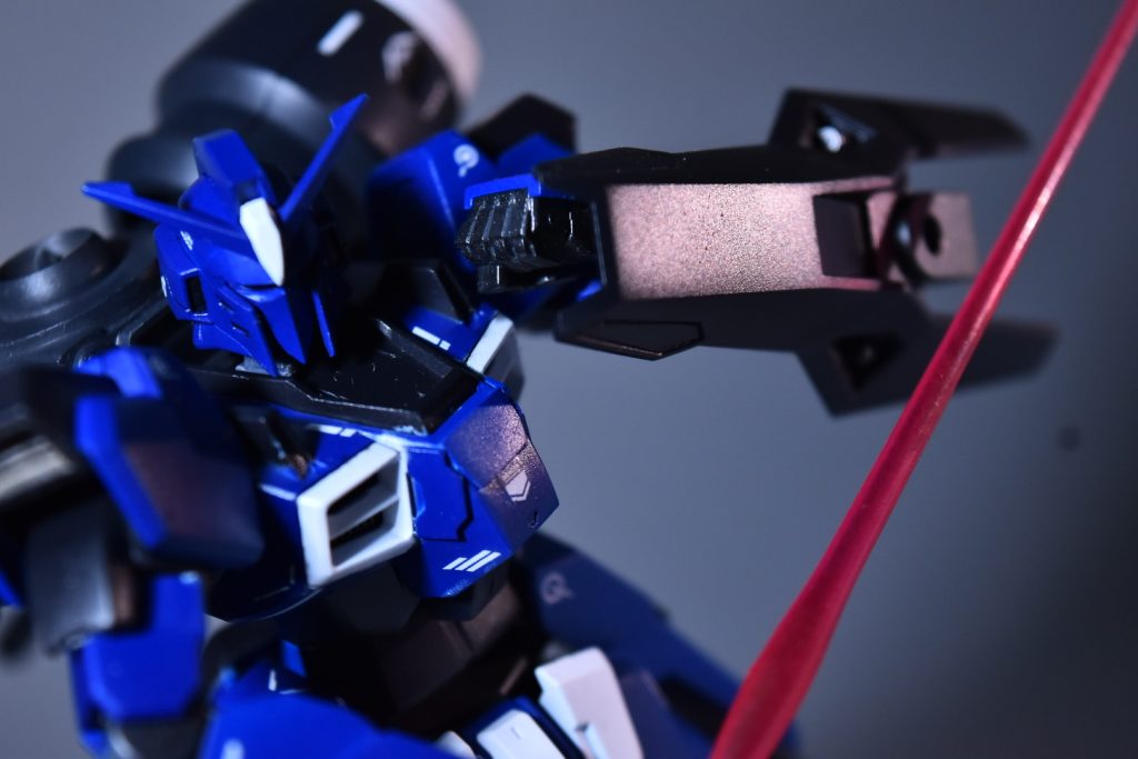 今回はイメージとしてMkｰ3を使用したリ・ガズィのパーツの試験運用を行う機体という脳内設定です笑なので武装もビームライフル、ビームソード、背部メガ粒子砲、盾部マシンガンとシンプルになってます！