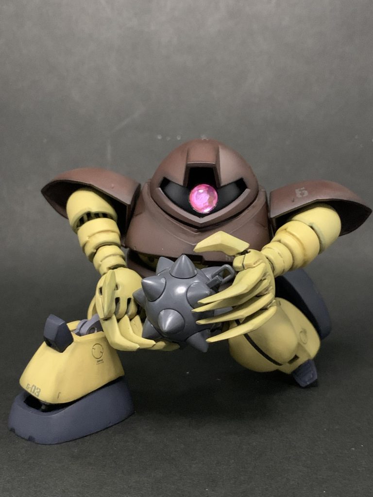 BB戦士ゴッグがベースで、自作股関節とひざの三重関節で立膝ポージングが可能です。 ひざが三重関節なので