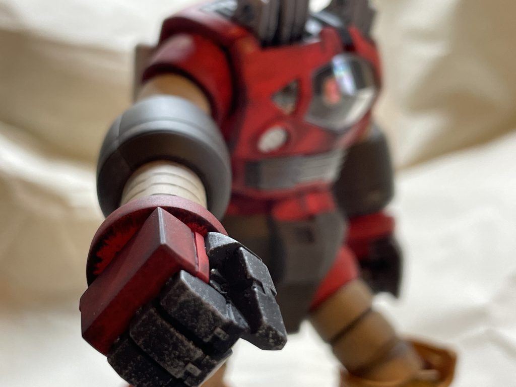 ゾゴックといえばパンチ。戦場の絆ではアームパンチABC装備で6連撃した思い出。