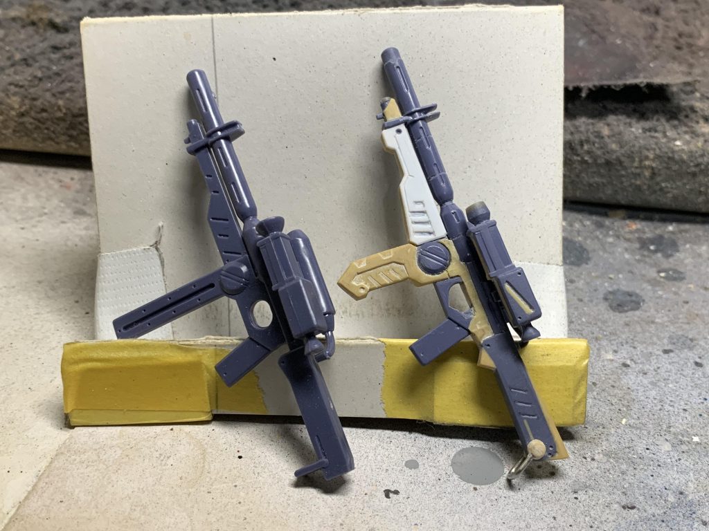 武器もRE/100っぽいデザインに変更しています。