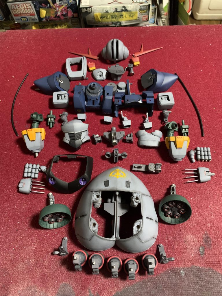 塗装後の全パーツ緑の大バーニアにSDフレームの足を組めるようにしています。