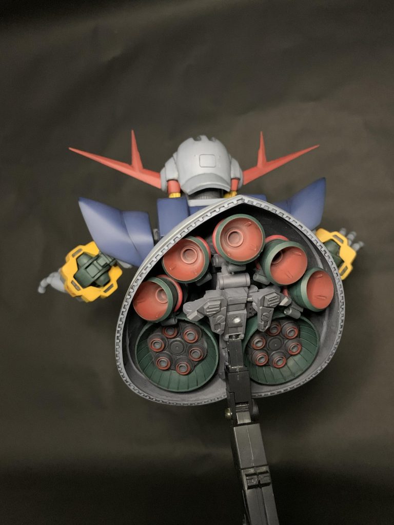 スカート内部はRGのデザインを参考に工作