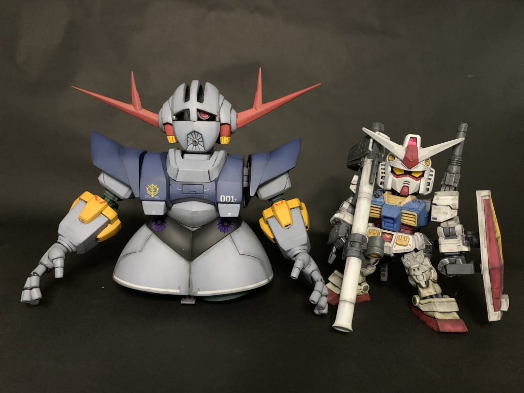 SDCSガンダムより少し大きくしたいな〜と思いながら制作したので比較するとこんな感じです。