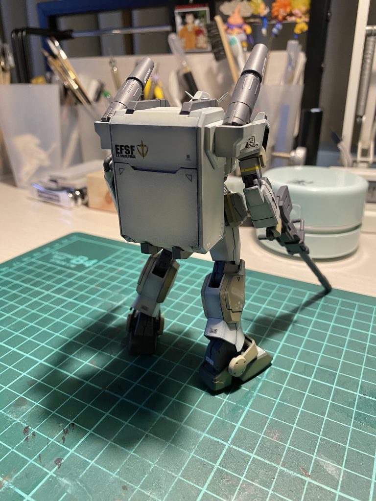 後ろ姿はなんか四角いです（真顔