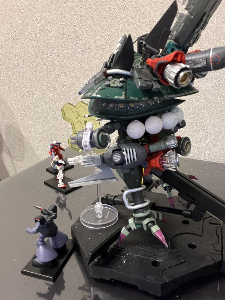 ブンドド斜め後ろ頭と足首につけてる銀色のは3ミリステンレス針金です。DAISOで買いました。ペンチで曲げました。