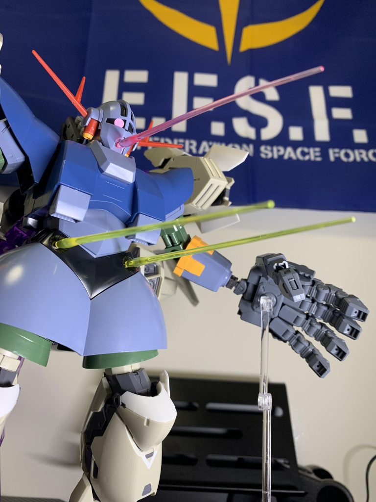 頭部メガ粒子砲/腰部メガ粒子砲