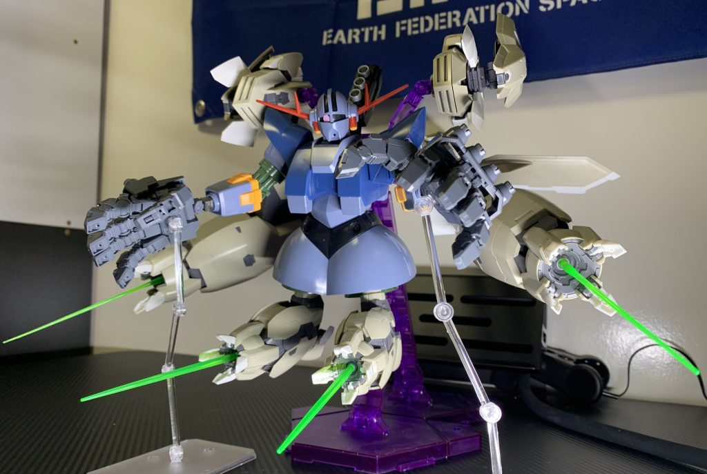 脚部メガ粒子砲/背部メガ粒子砲