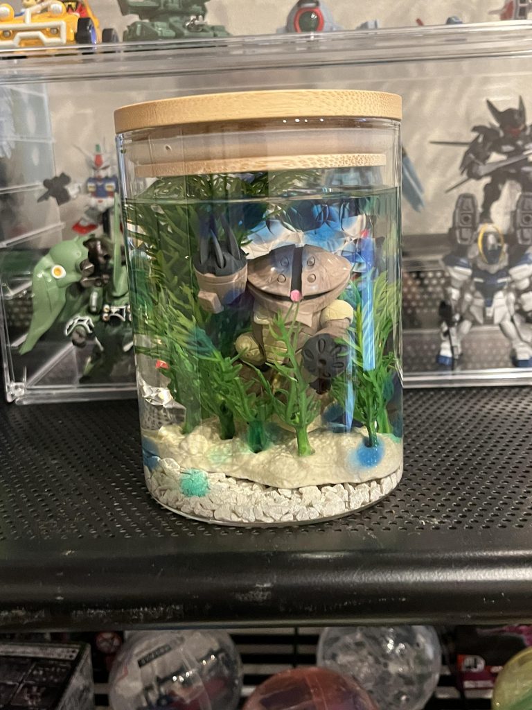 オマケ。手を振っています。