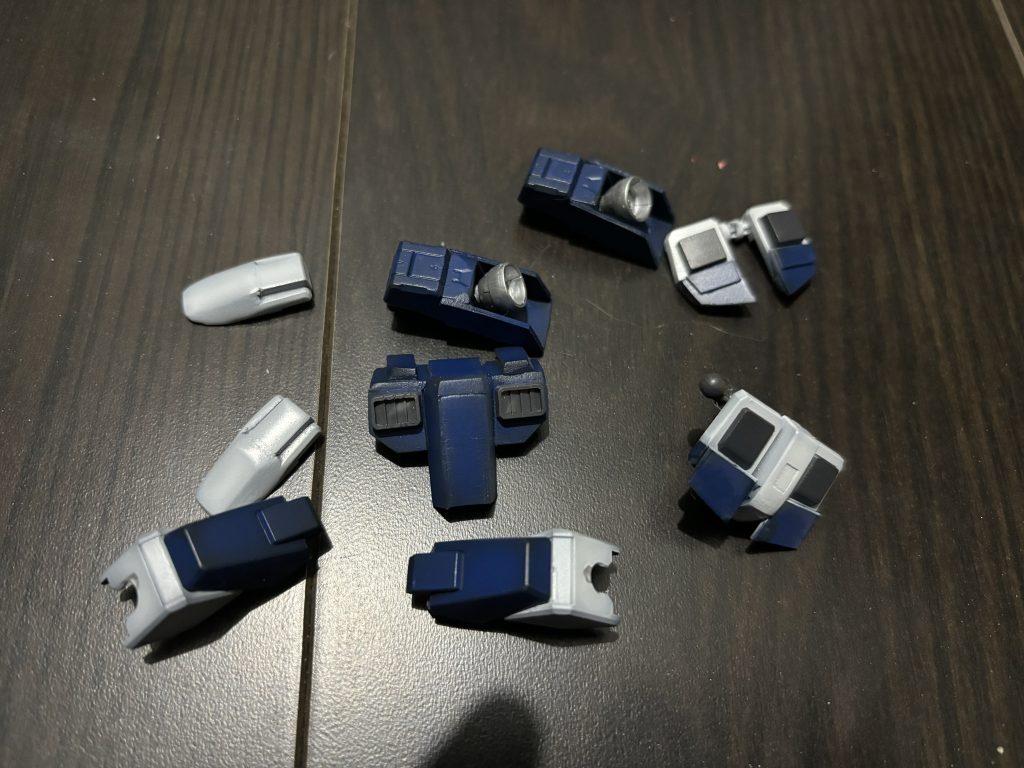 カラーレシピ青→MS Zブルー関節→ファントムグレー+シルバーダクト→ファントムグレーホワイト→スーパーホワイト