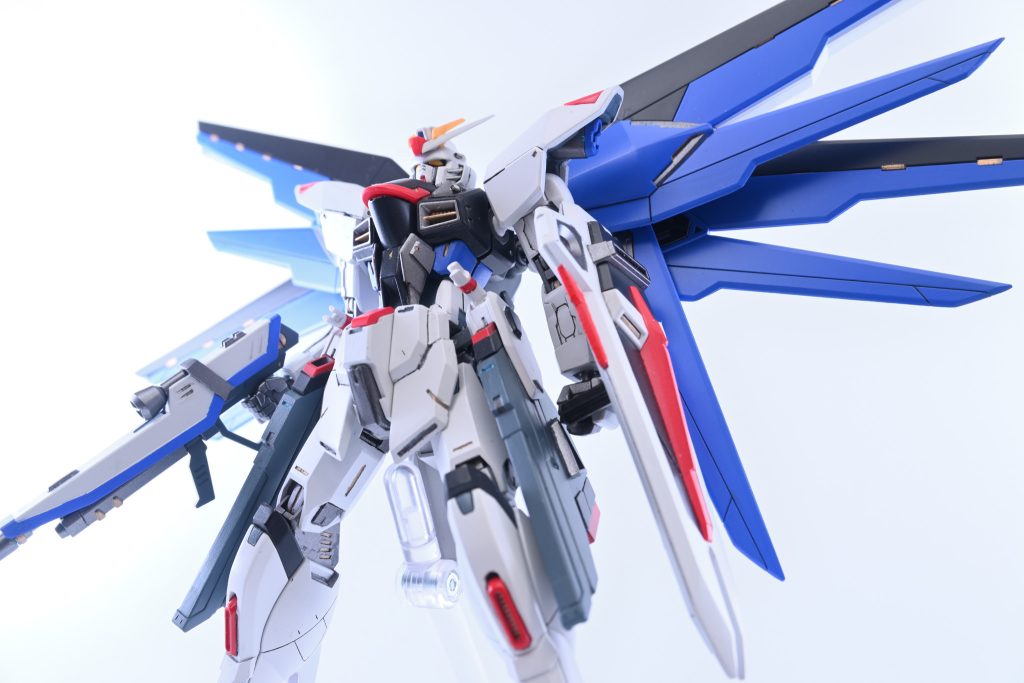 ⬛︎舞い降りる剣フリーダムと言えばこの登場シーンの構図ですよね下から見ると弄った箇所もわかりやすくて良いですね。最後まで見て頂いてありがとうございました‼️よかったらコメントやいいねをお願いします。X(旧Twitter)完成ポスト👇https://x.com/amchiyzola/status/1441342394490707976?s=46模型作りながら雑談配信してるので良かったら登録、遊びに来てください。Youtubeチャンネル👇https://www.youtube.com/channel/UCLOqtncIOb51TTfX6_VfLuQ