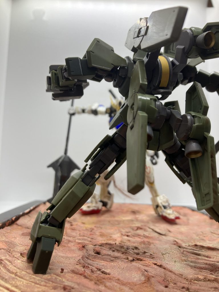 対峙5秒後にはペシャンコにされてます白いアイツはcoming soonです