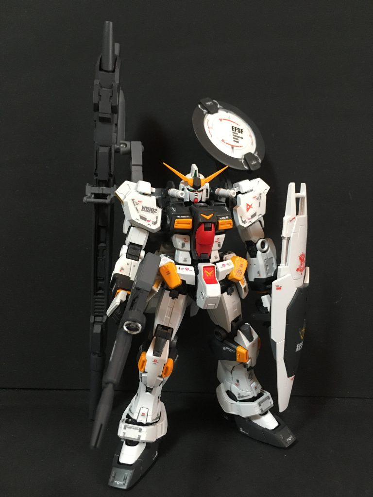 公式設定では１つのMSに機能を盛り込みすぎてパイロットが扱えなかったということですが、アムロなら難なく使いこなしたでしょう。