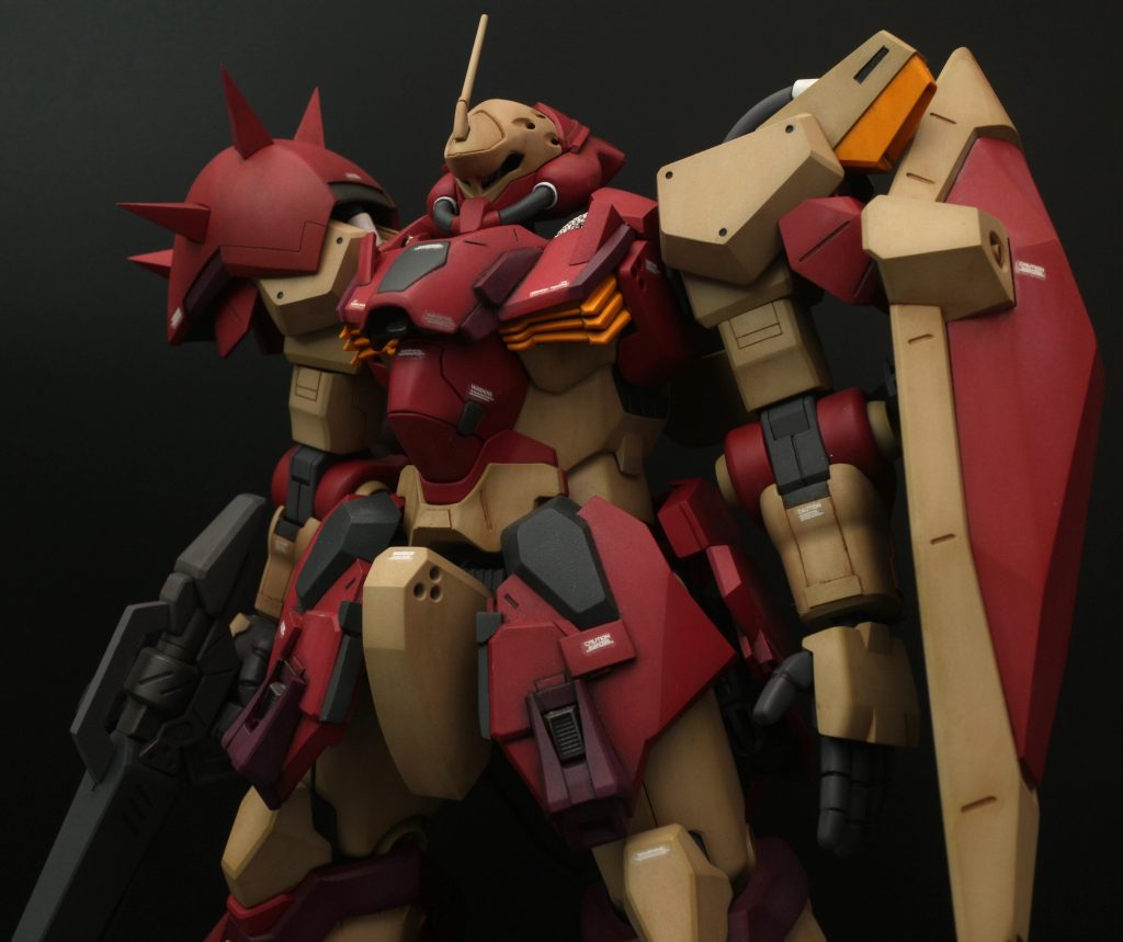 胸周りは今回のこだわりポイントです.元キットは平坦すぎる感じがしたので,凹凸を増やすようにしました.