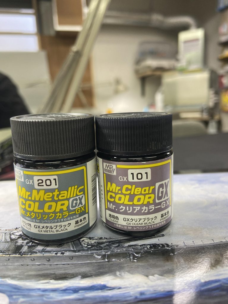 黒い部分はGXメタルブラックにGXクリアブラックを吹きました。