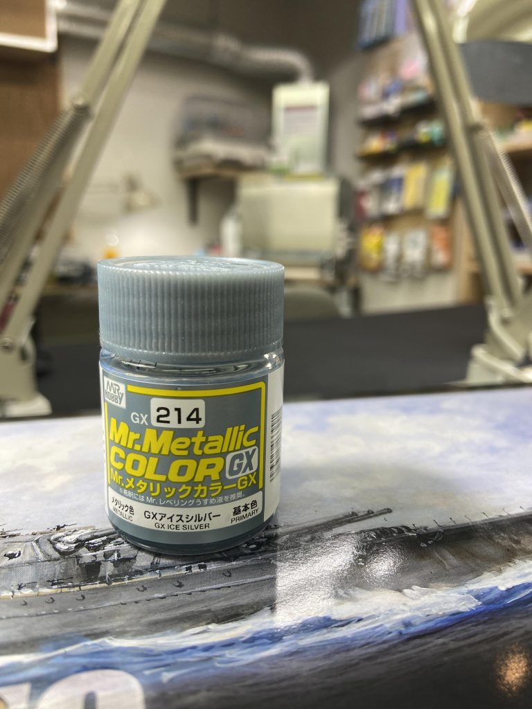 パイプはシャンパンゴールドを吹きました。足はGXアイスシルバーを吹きました。武器や内部フレームは焼鉄色を吹きました。