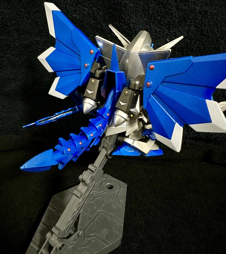 テイル部分もお気に入り。細かいですが、バックパックにゴールド使ってるんですよ〜。