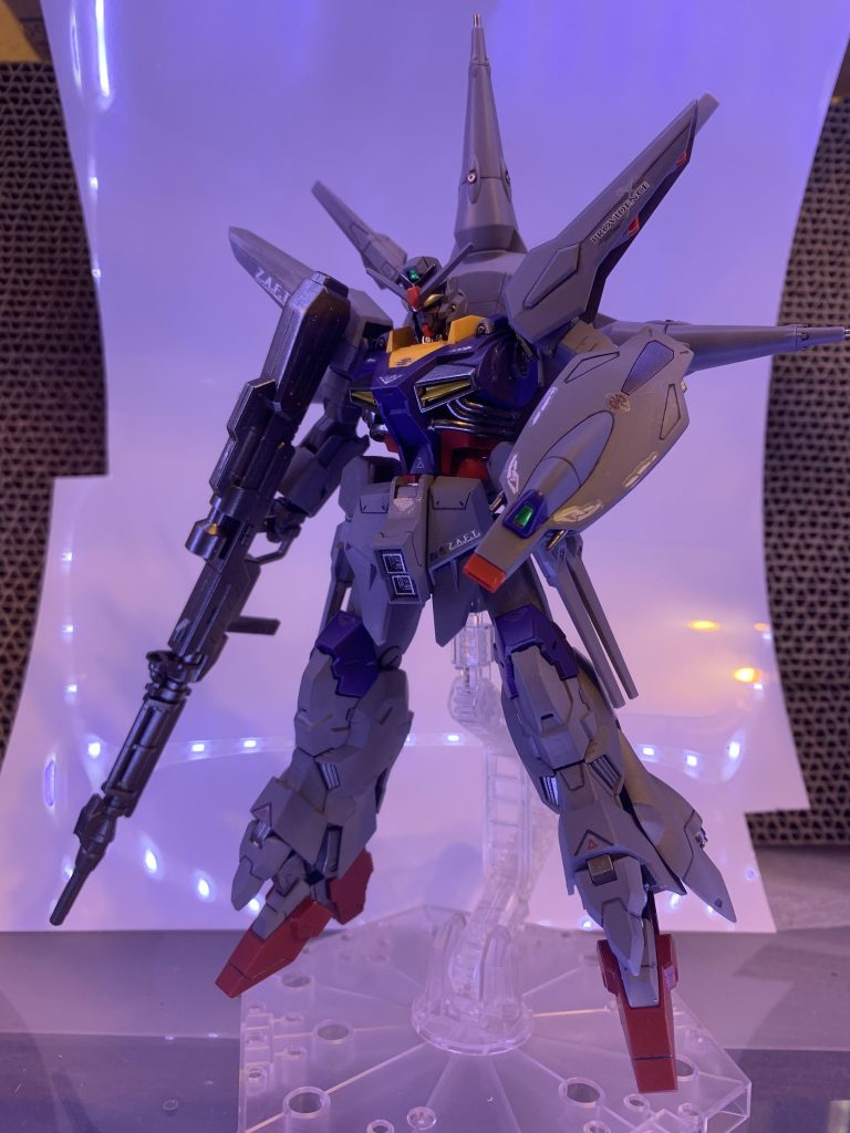 てなわけで塗装して完成です。エアブラシを使って初めて塗装しましたが楽しすぎる。