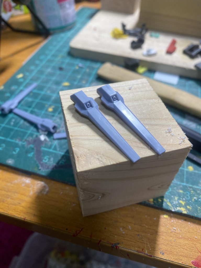 各部シャープ化、こちらはドラグーンです。左がシャープ化したもので、右はそのままの状態の物です。