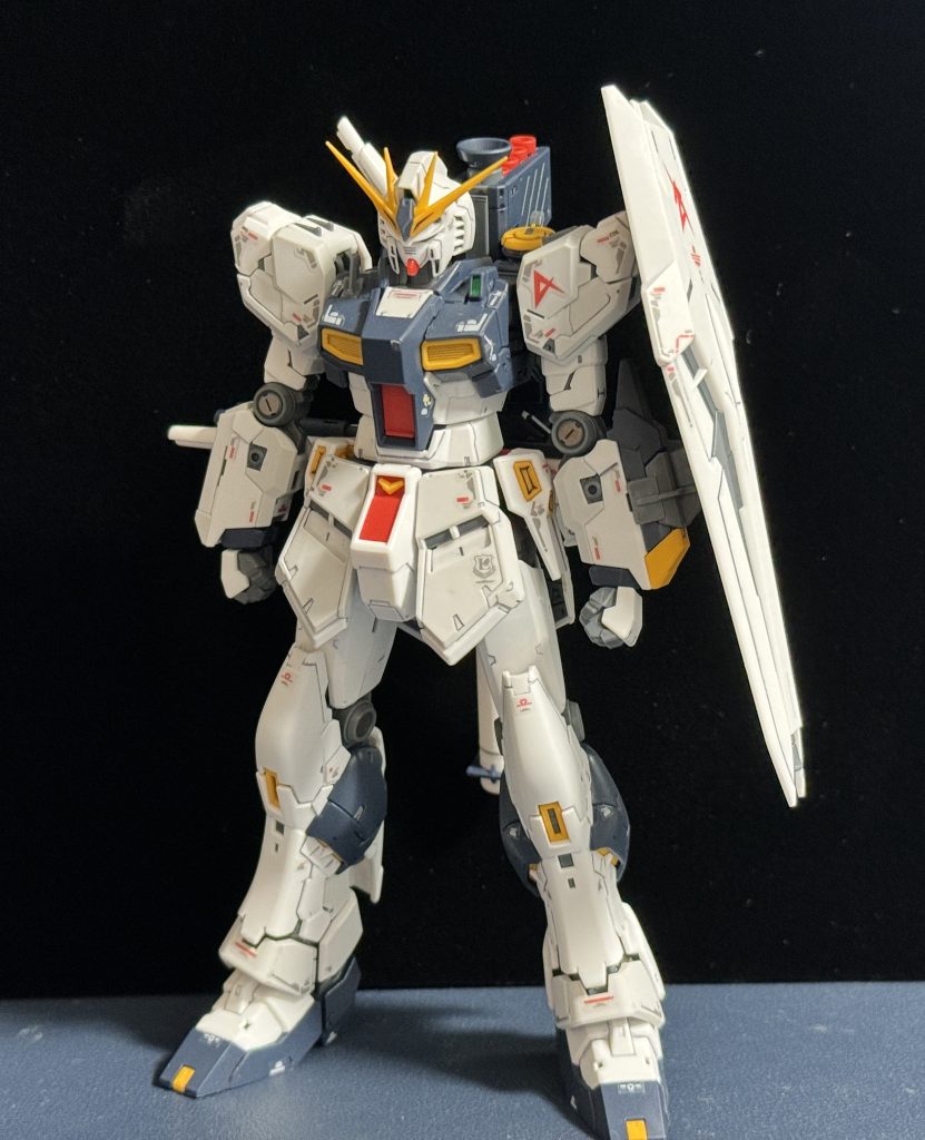 こちらはフィンファンネルなしverです。バランスが良いし、ディテールもスミ入れする事でよりかっこいいですよね。これに惚れて、クリアカラーとか色々買っちゃってます。