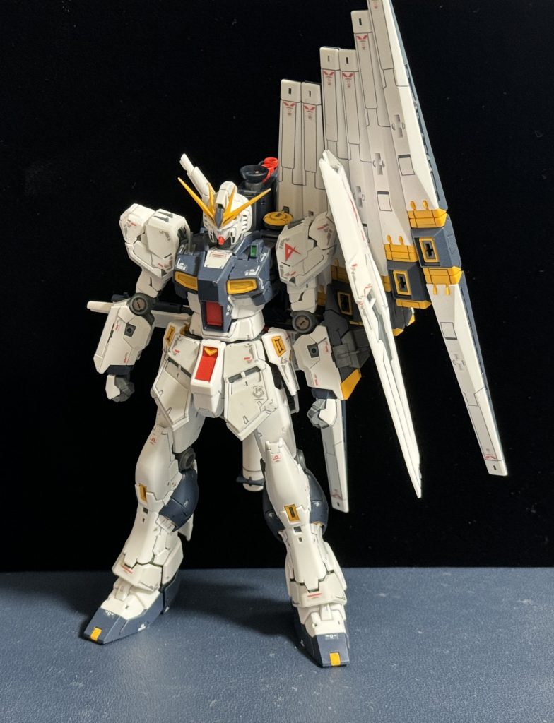 こちらはフィンファンネルをつけてみて撮ってみました。結構トップコートを付けちゃいましたが、意外と仕上がりは綺麗でした。