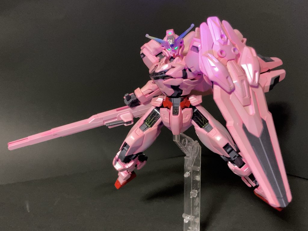 モノアイは蛍光グリーン🟩