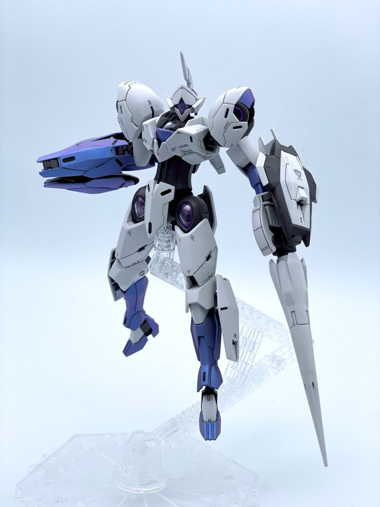 ミカエリスは放送終了後にはじめて作成。やはり良キット。ブルー部はガイアのプリズムパステルチェリーピンクブルーという偏光パールカラーに色ノ源ブルーを加えて偏光ブルーパープルに。サフレスです白部はパープルの偏光パールをかけてますが例によってiPhoneカメラでは拾えまへん