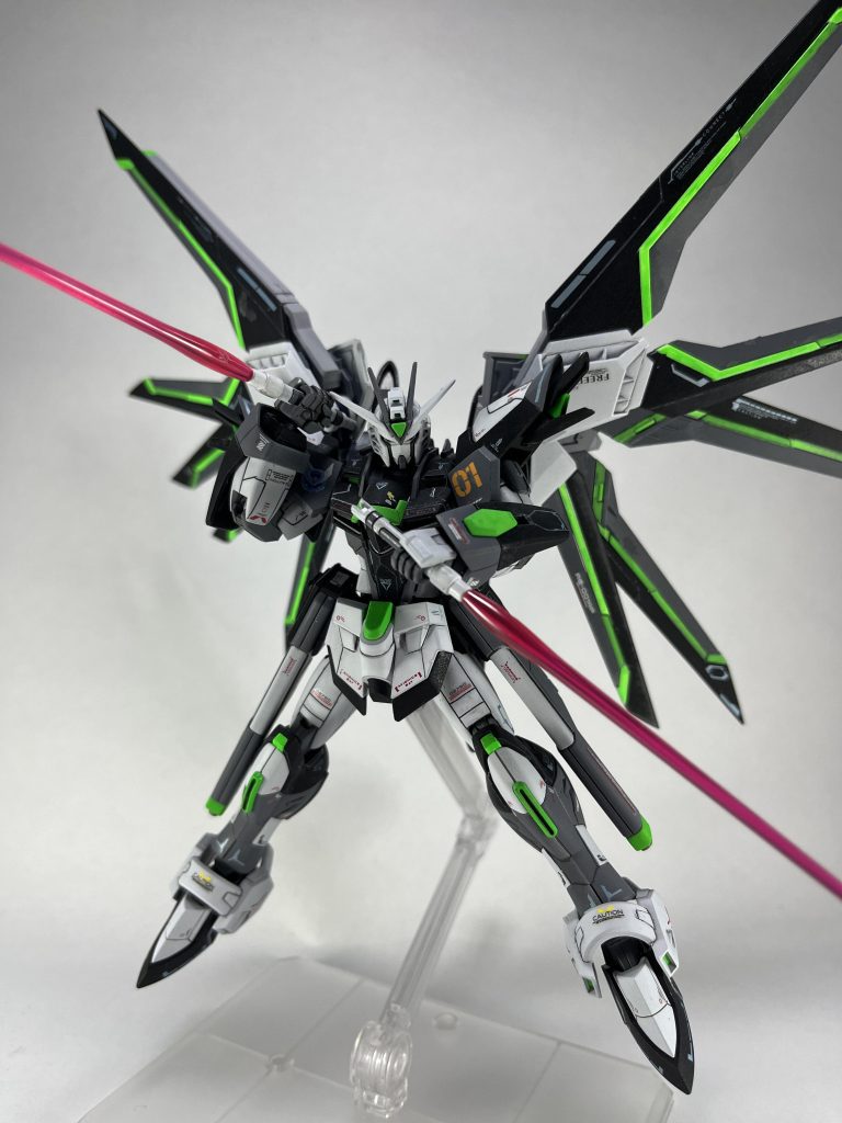 サーベルを２本持ち。