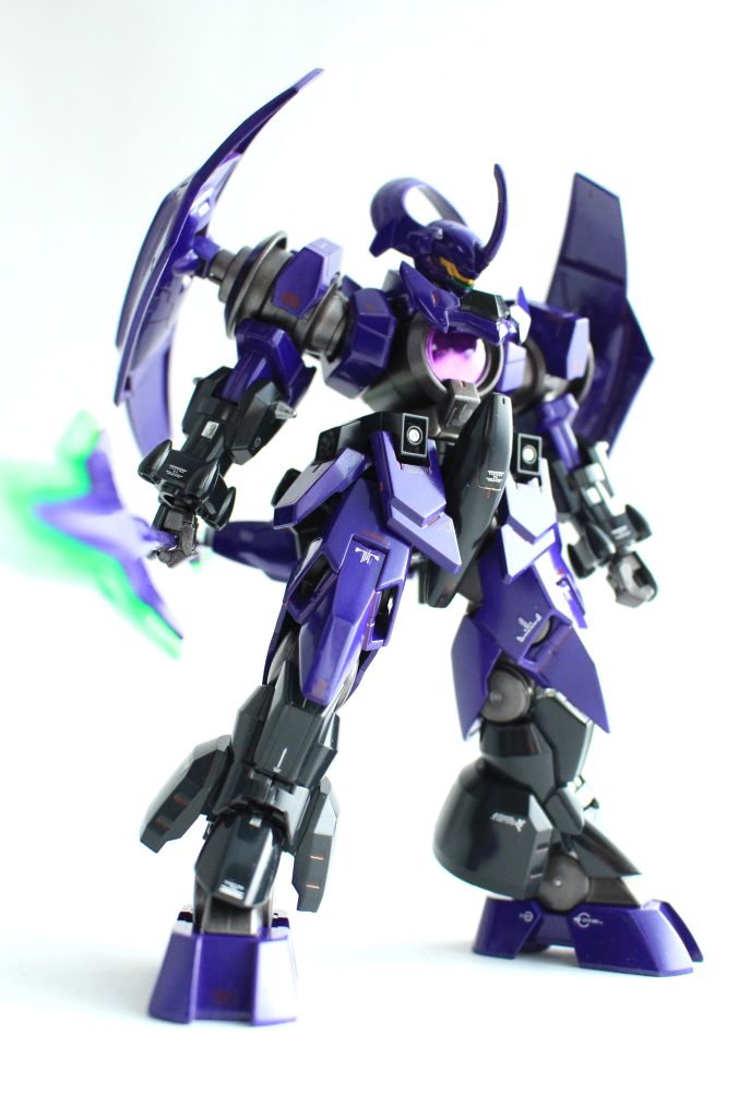 ダリルバルデとオーガジンクスの二機でミキシングしてみました。シンプルですがいい感じにハマった気が。カラーリングはサイコガンダムマークⅡをイメージしたんですが、エヴァ初号機みたいに。