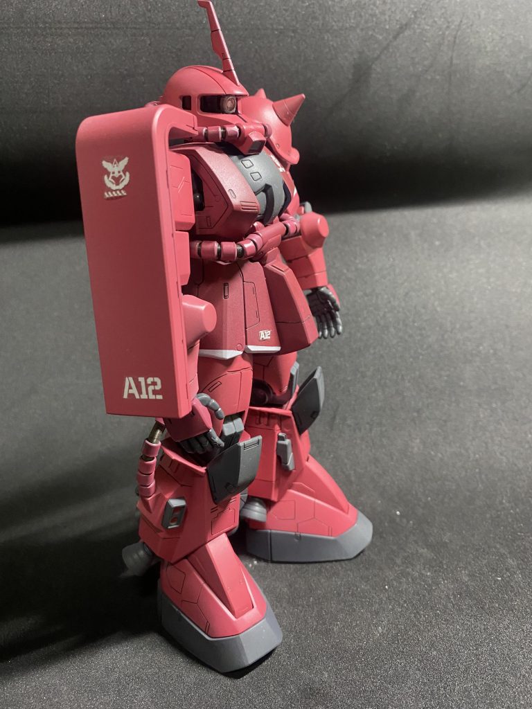 胴体が一体成型なので腰は回らず