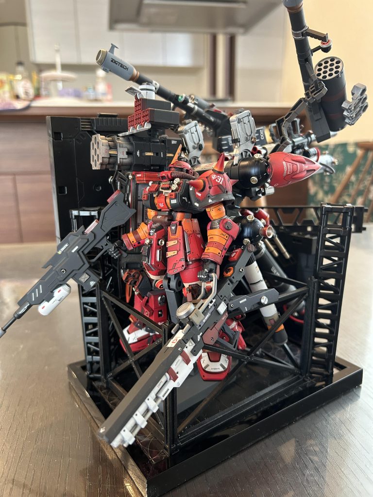 格納庫に入れてみた。なかなかよかったけど、バラすときに支柱が折れてオーマイガー😱いつか、真鍮線で直そう。。。