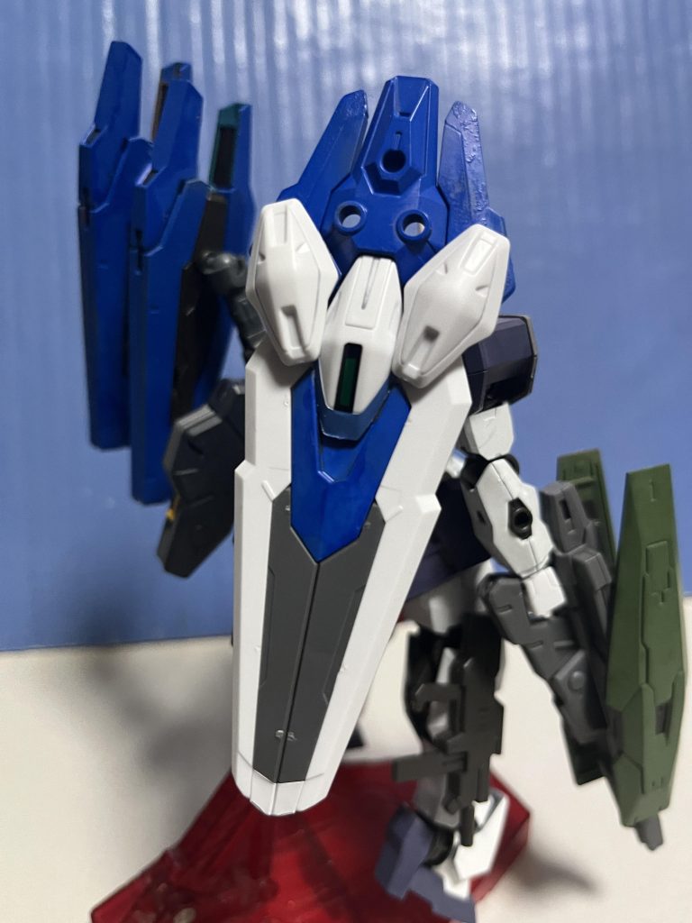 ・エスカッシャンホルダーバックパック左側に装備されているホルダーとしての機能を重視しており、シールドとしての機能は低い