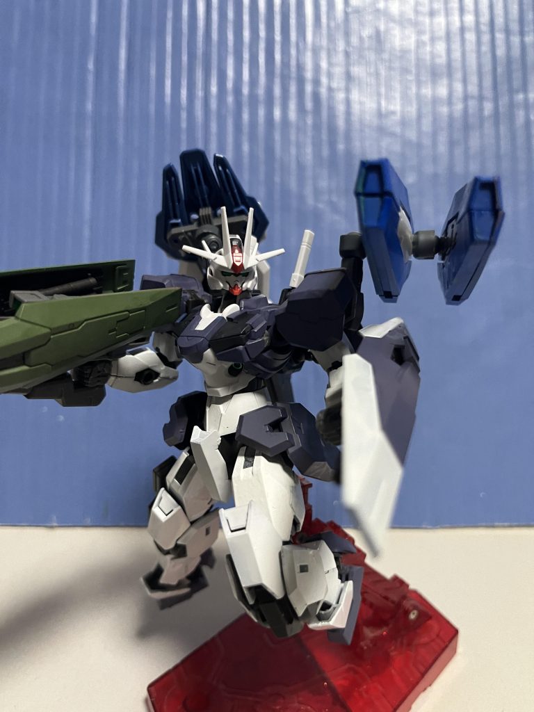 ・ツインフェーズドアレイキャノンバックパック右側に装備された武装連装にし、火力を増幅させている