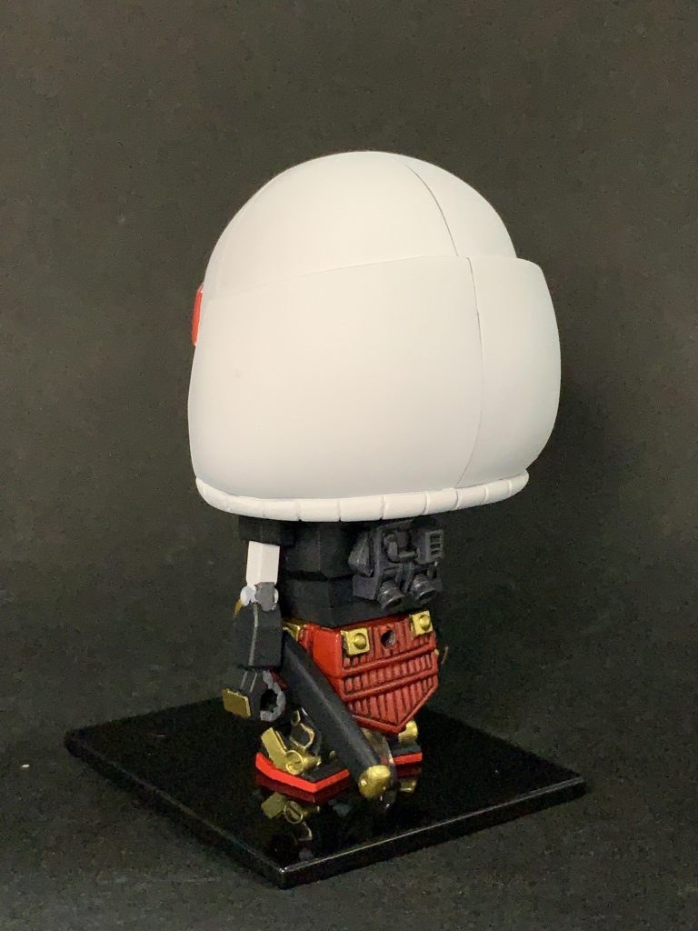 後頭部はツルッとしてます。