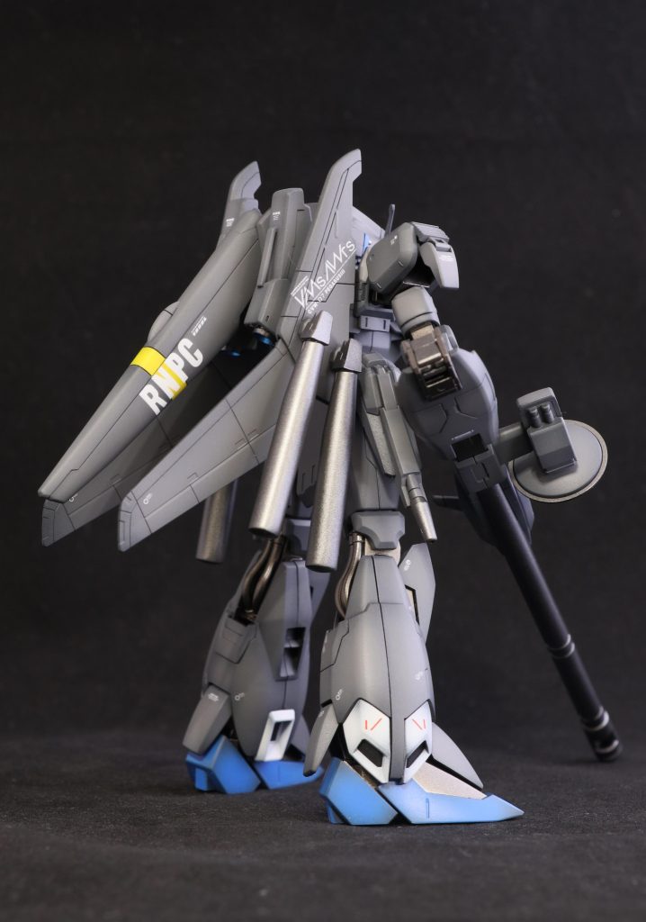 ゼータ系で、この羽の後ハメが苦手なんですが、後ハメせずに、頑張って塗りました。むしろ私にはそっちのが正解