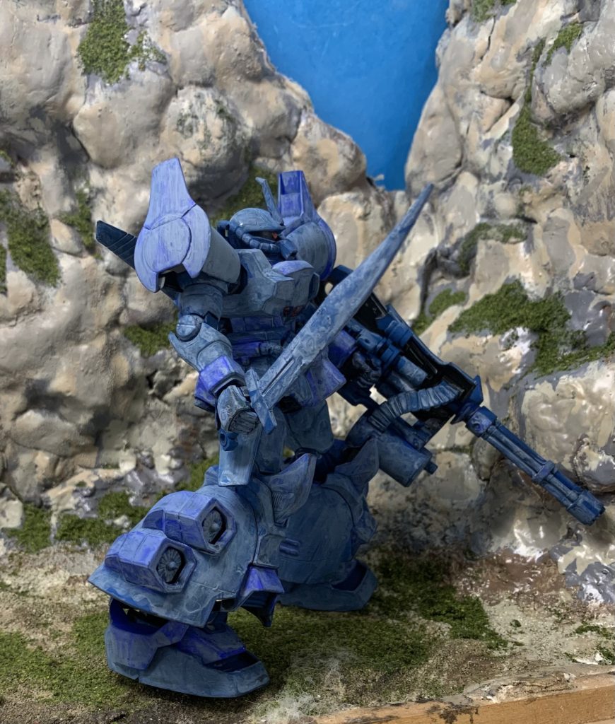 アプサラスの護衛が主な任務なので、カラーリングはブルーで目立ちにくいものが選ばれたのかなぁと、小説版のノリス専用機とは別方向で(アレがあったからあんまり水星の魔女好きになれなかった、ガンダム小説は好きなキャラ暴行されがち)