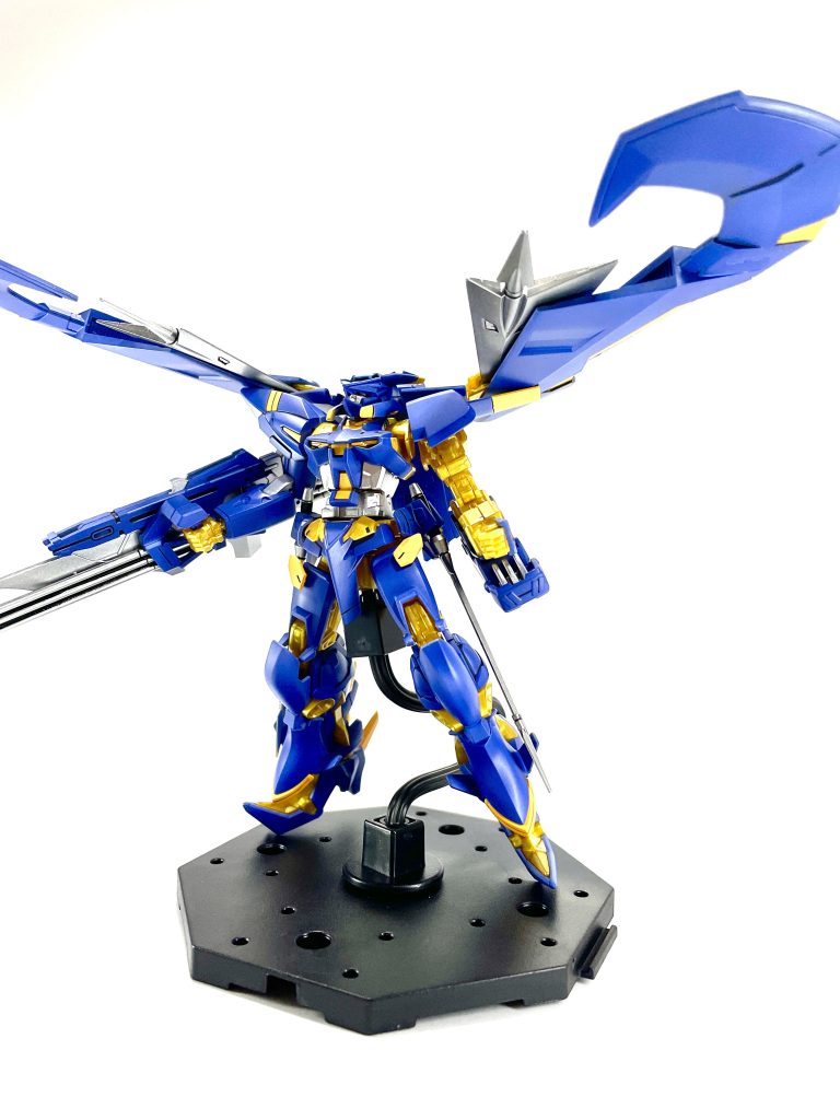 マガノイクタチ構えハサミデカすぎで画角がに入りきらない