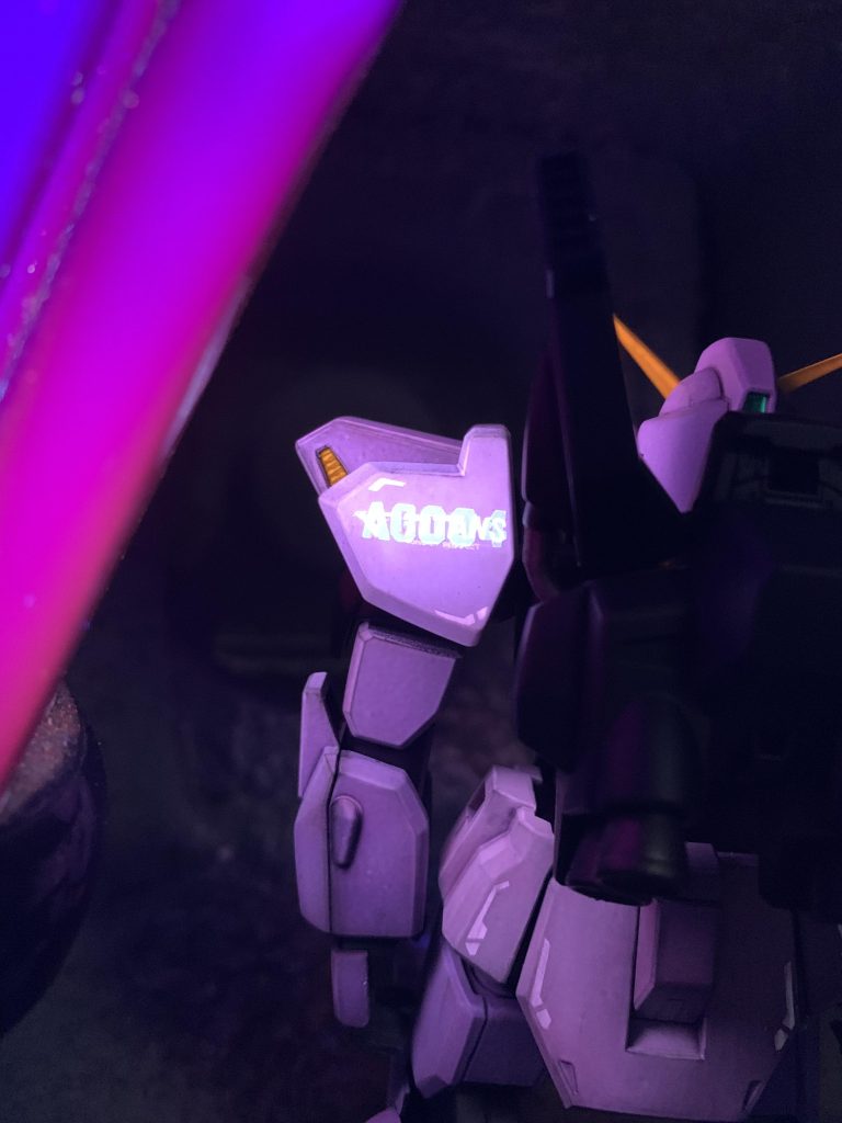 切り抜きに苦労したのに、文字が重なって見えねーでやんの(笑)