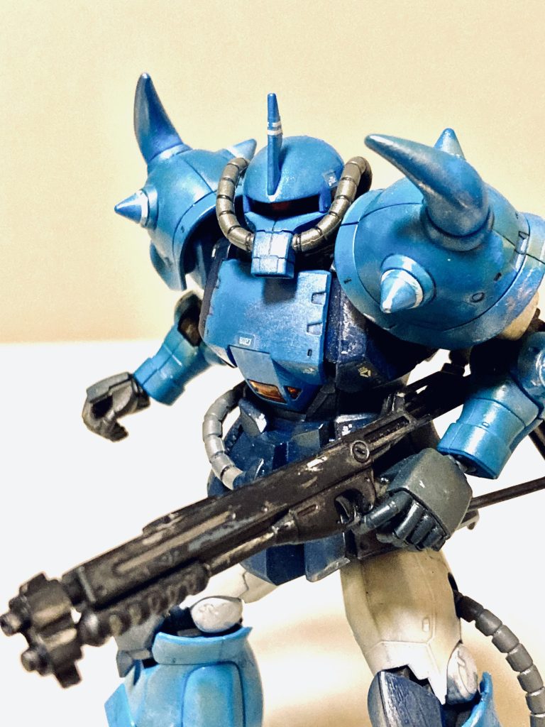 火器にハンドショットガンを持たせました。ケンプファーからの借物です。塗装前には、なんだか頼りなげな機体だったのですが、この機体は本当に化けます!カッけー!!