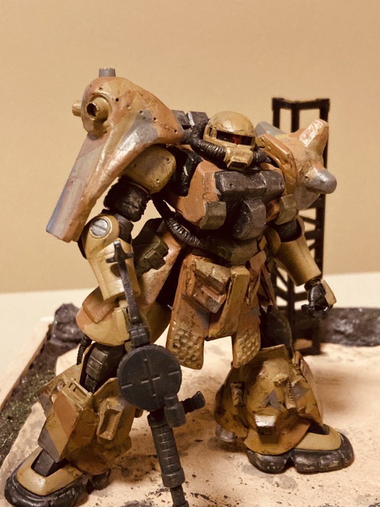 ザクの日ですが、地球降下作戦記念日も近いですから、で‥💦 妄想にお付き合い頂きありがとうございます.素体はザク2サンダーボルト版です。随分前に作成したものですが‥。地上用にリモデルと思いながら、サザンクロス隊の地上用ザクなども登場しましたので‥。