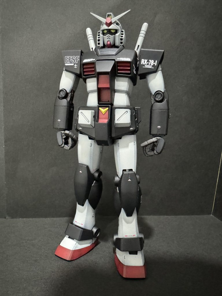 いや、シンプルですね。iPhoneで撮ってるからなんでしょうか、実物よりも顔がやや面長に見えます。