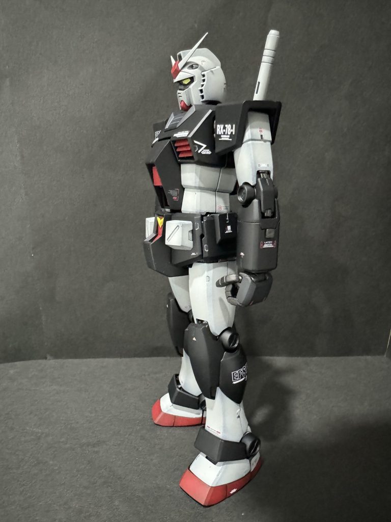 デカールをちょこちょこ足してますが、マジンガーZを思わせる配色も相まってスーパーロボット感が強いですね。