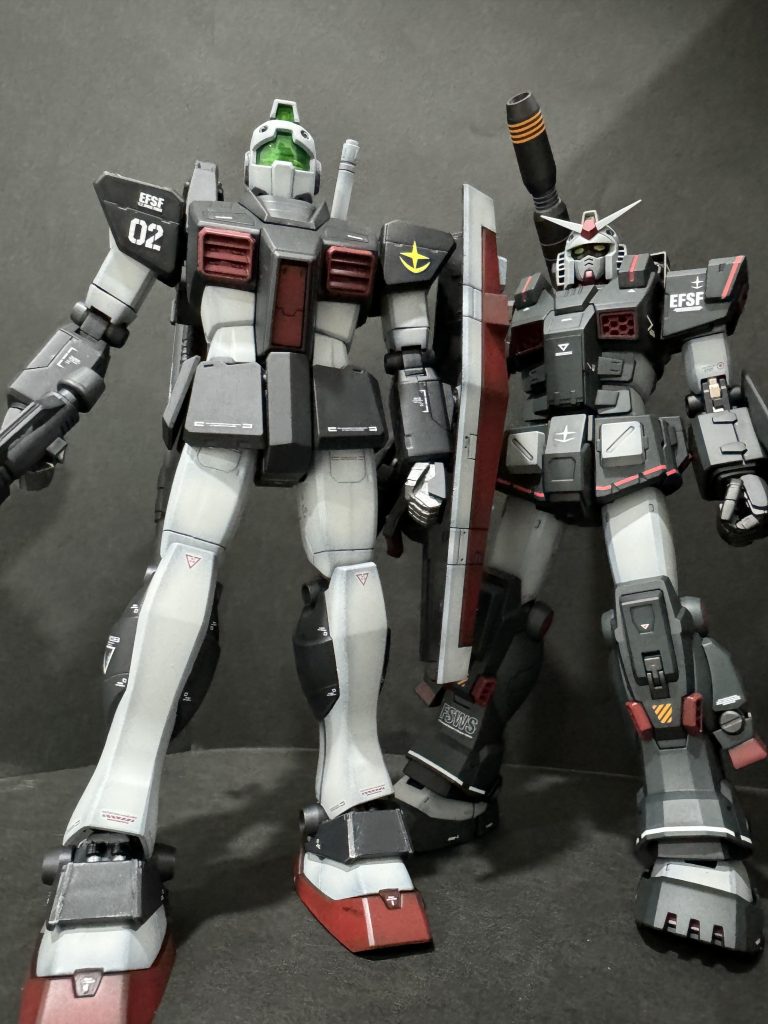 前作のフルアーマーガンダムと。小隊組んでる設定からデカールを02にしたような。彼も次はウェザリングの練習台になってもらおうと思います。ご観覧ありがとうございました😊