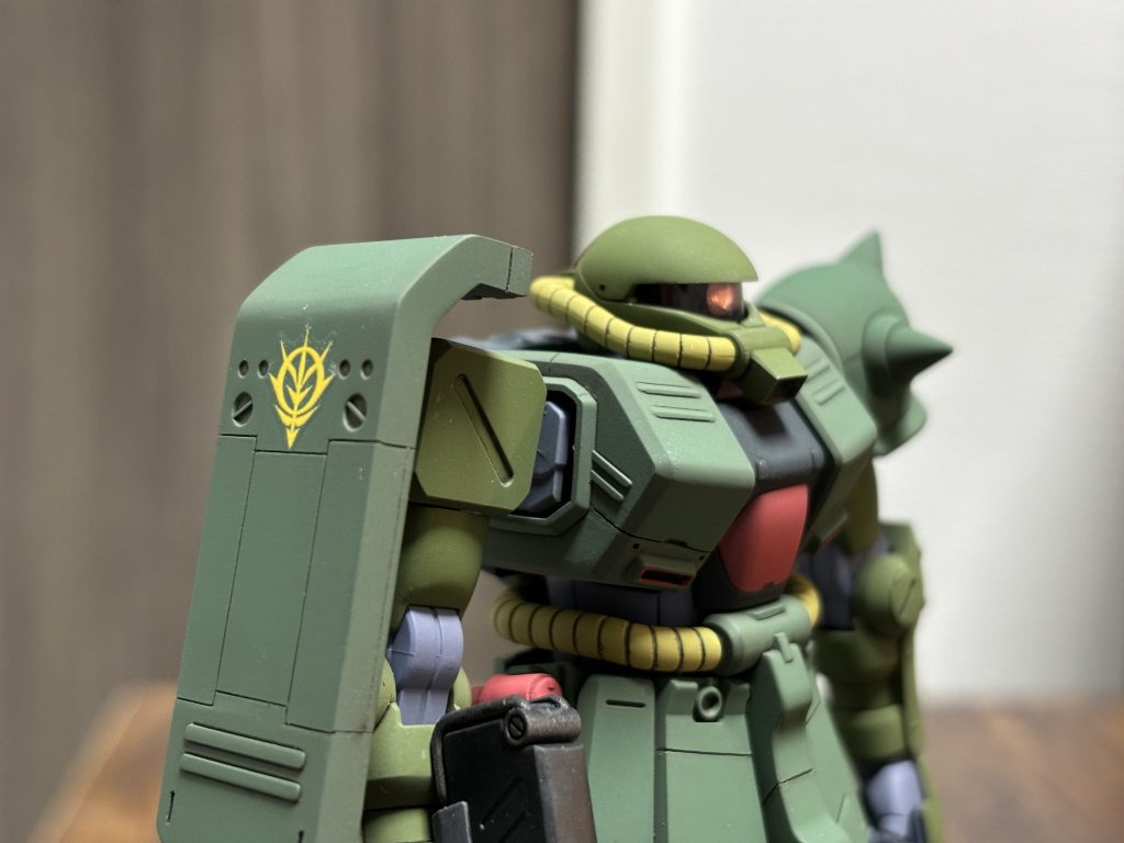 デカール部分を修正してみました。少しはマシになったかな…。