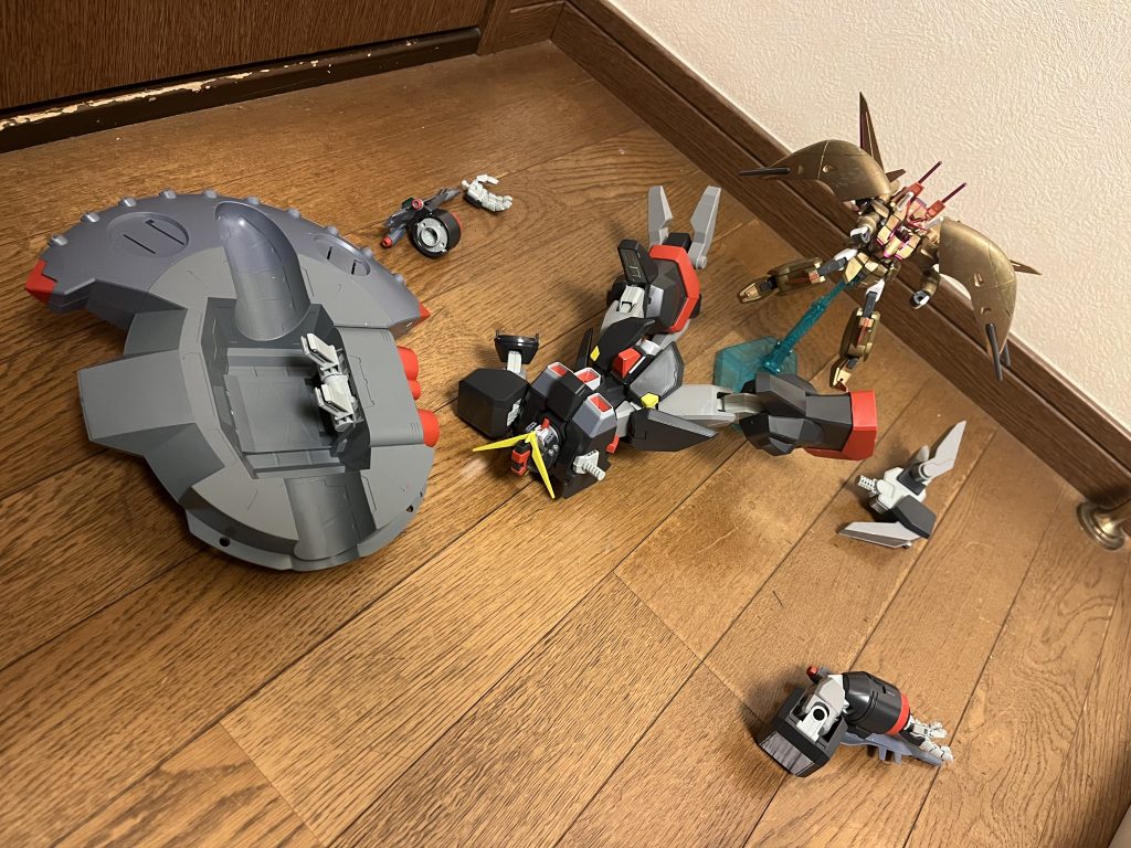 その後について既に設計データが出回っている本機は、その後も巨大戦力として多くの陣営を苦しめているものの、本機を遥かに凌ぐ圧倒的な戦闘能力を誇る黄泉冥王の前では敵ではなく、こうして何度も現れては、完膚なきまでにねじ伏せられてしまっている。