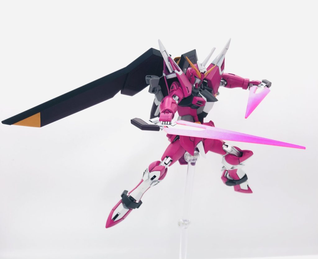 イモジャくんのアピールポイント❗️ビームブーメラン❗️…を頑張って近接戦闘に使うイモジャくん…ビームソードどこ…😭😭😭